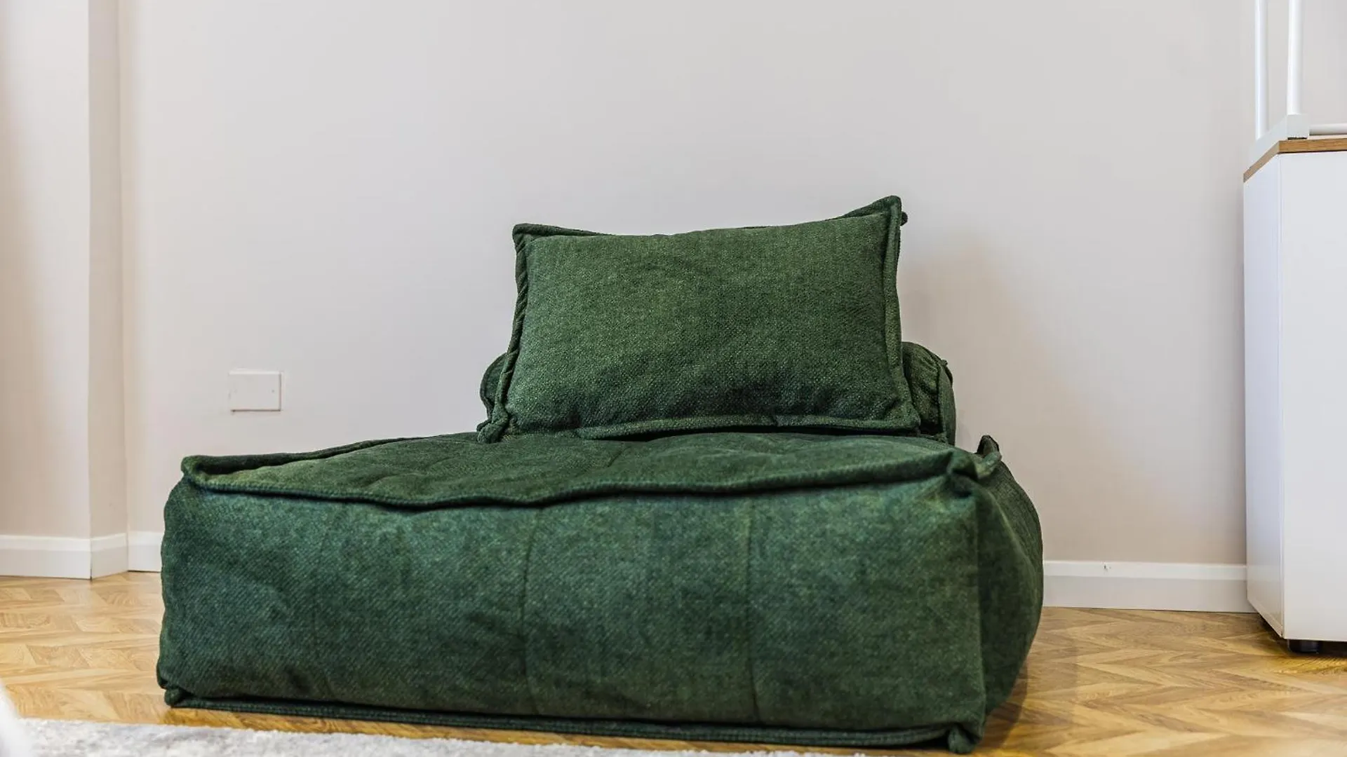 1 Bedroom Loft - Serenitas 1 Tirana 0*,  Albania