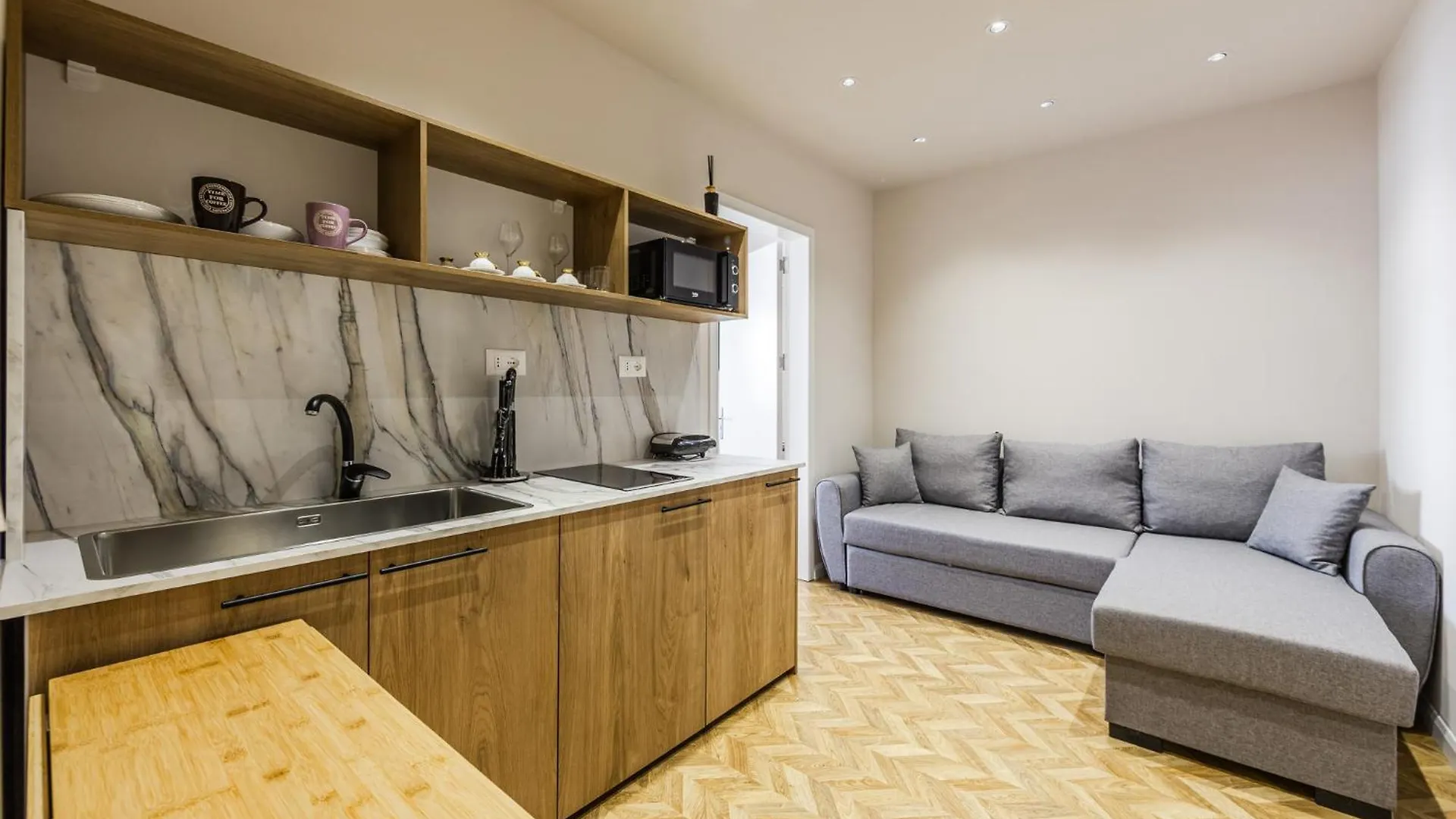 1 Bedroom Loft - Serenitas 1 Tirana 0*,  Albania